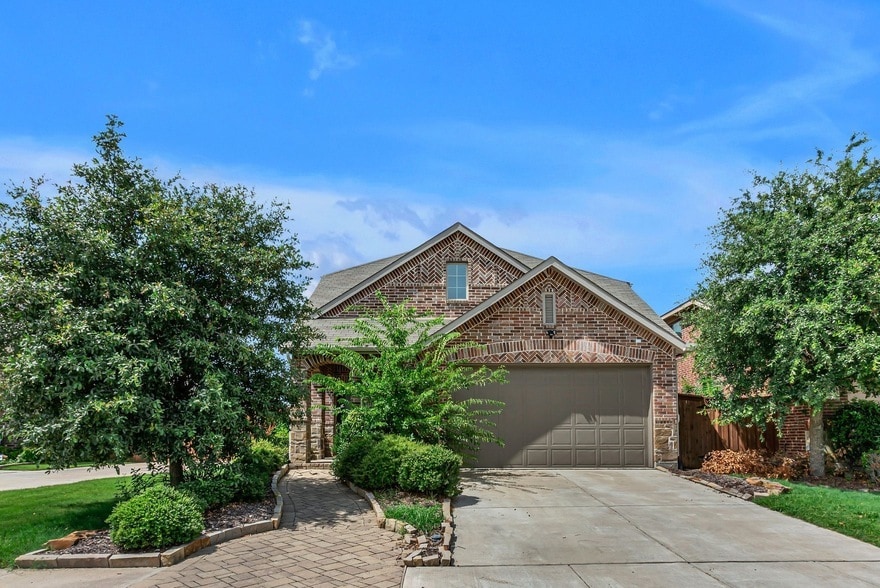 Primary Photo - 4011 Logan Dr