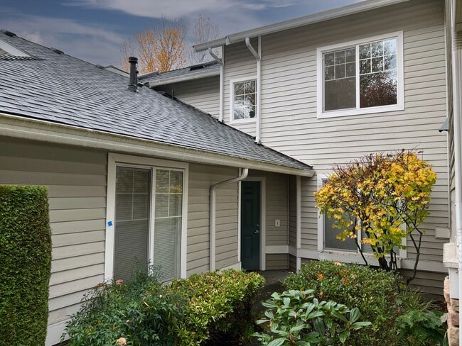 Foto del edificio - Beautiful 2 Bedroom Townhome in Gated Community