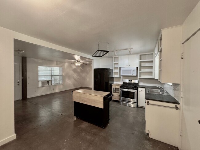 Foto del edificio - 4708 Red River St