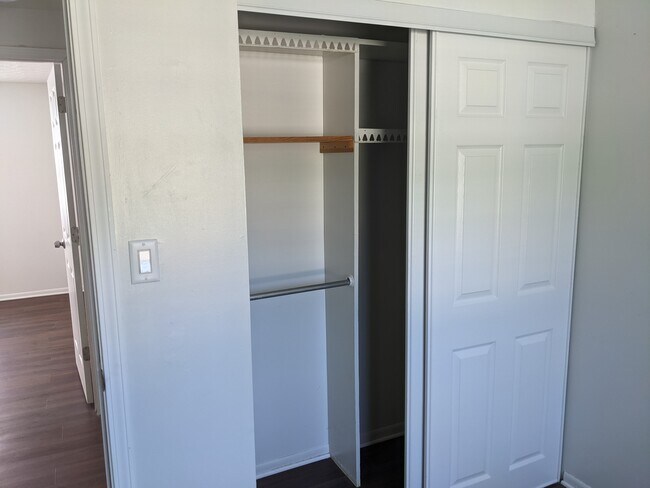 Building Photo - Beautiful 3BR 1BA Home with fenced in yard