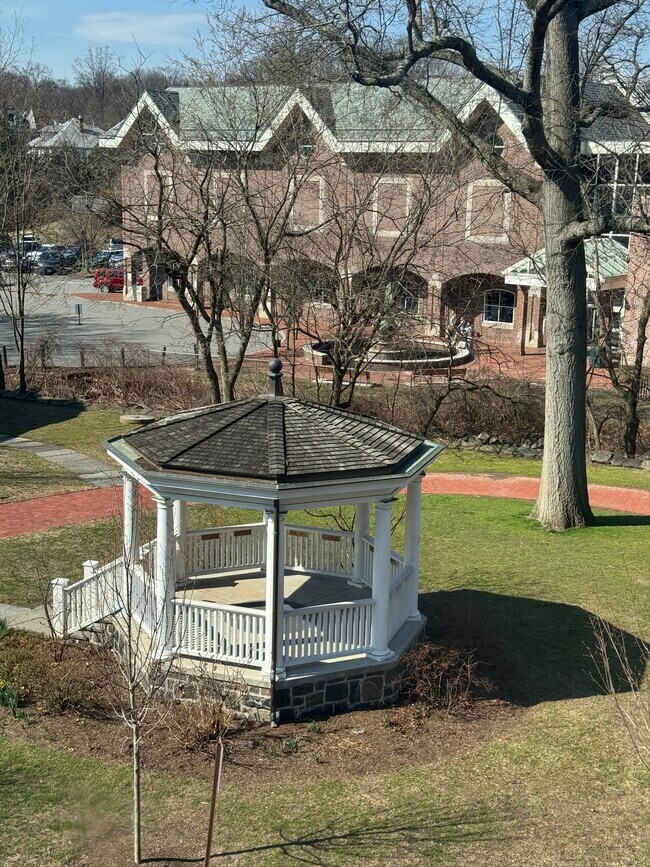 Photo - 15 Purchase St Apartments