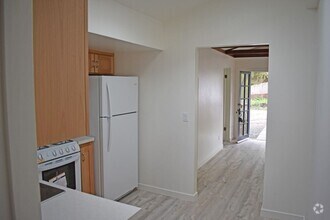 Building Photo - 432 Old Creek Rd