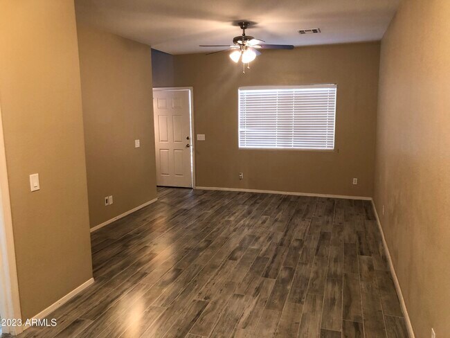 Foto del edificio - 2838 E Tracy Ln