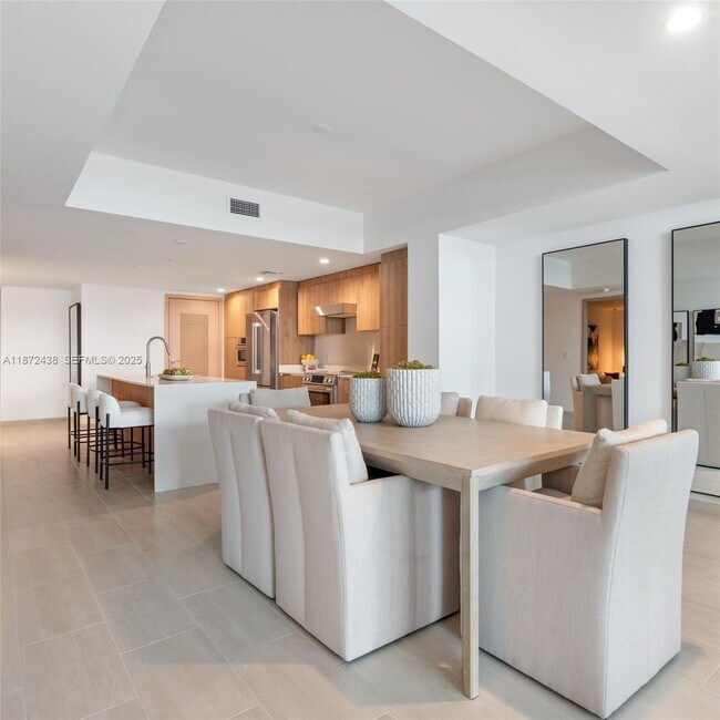 Foto del edificio - 10281 W Bay Harbor Dr