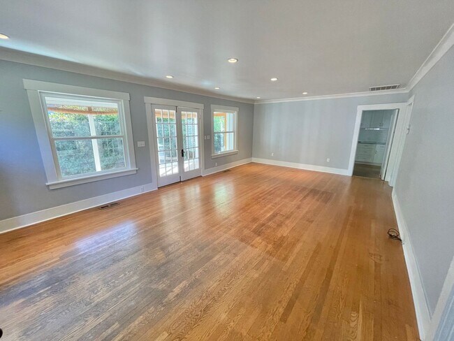 Foto del edificio - 3 Bedroom Meadowbrook Rambler with Fenced ...
