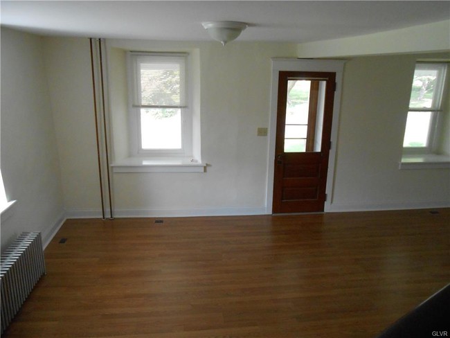 Building Photo - 6847 Weaversville Rd