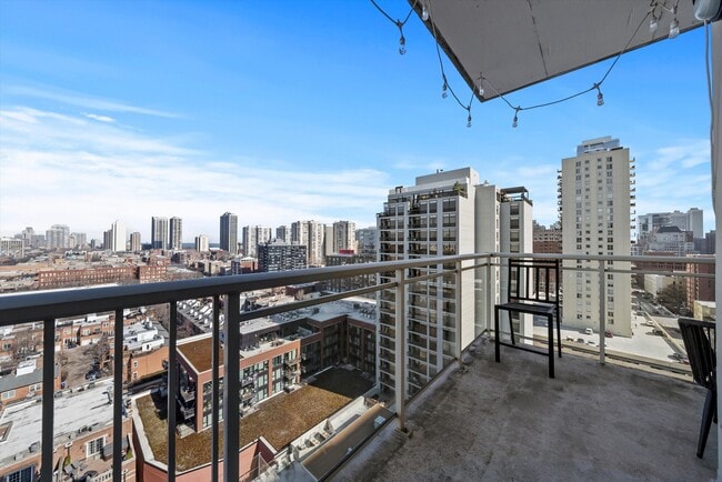 Building Photo - 230 W Division St