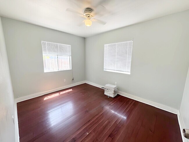 Foto del edificio - 1512 W 53rd St