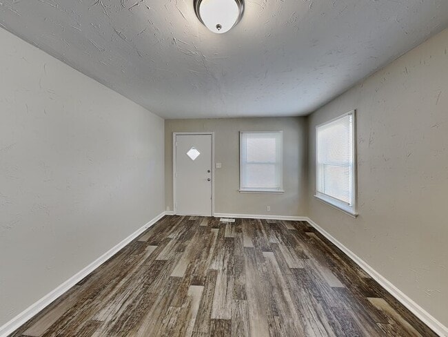 Foto del edificio - 2219 Whalen Ave