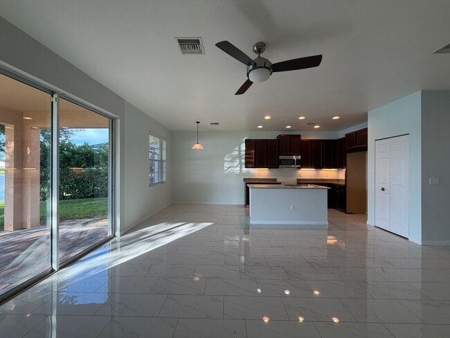 Building Photo - 1484 Birdie Dr