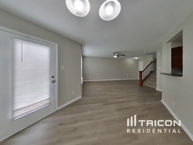 Foto del edificio - 1447 Pencross Ln