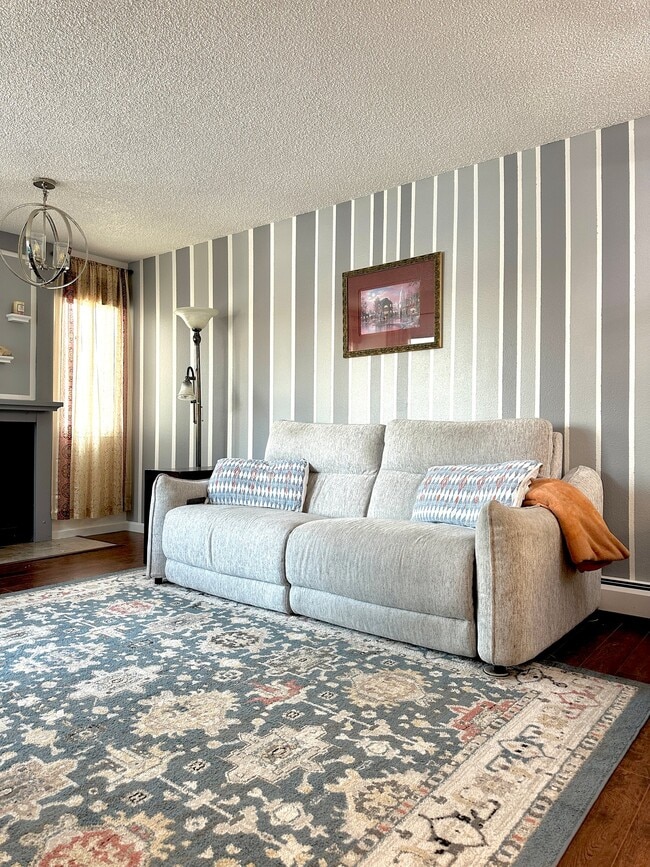 Foto del edificio - 1631 Eastridge Dr