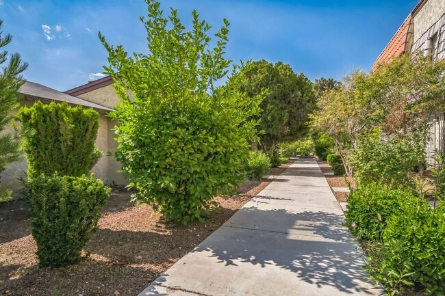 Building Photo - 3921 Torsby Pl
