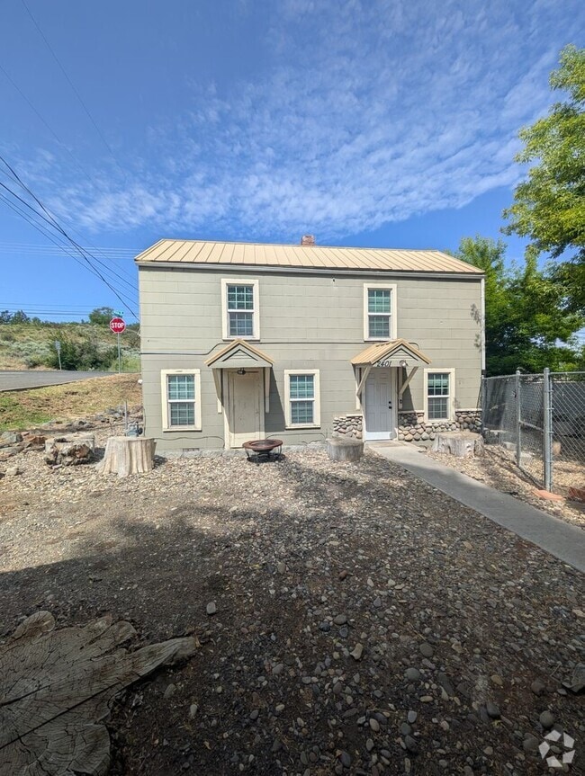 Building Photo - 2401 Biehn St