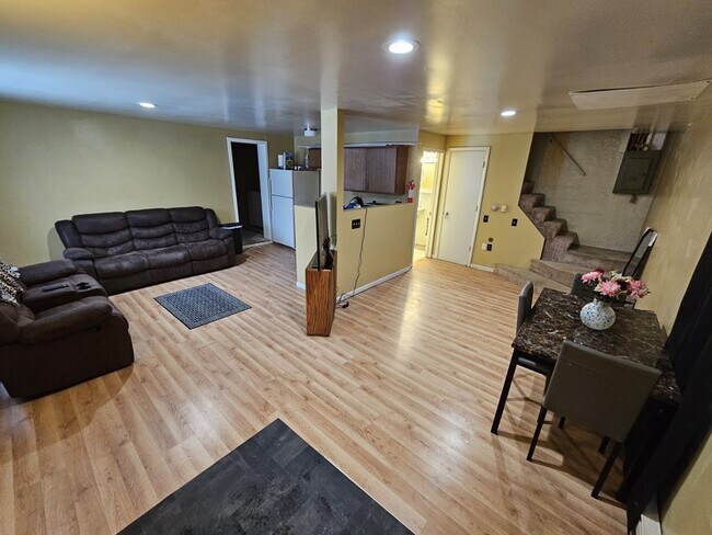 Foto del edificio - 1268 Ramona St SE