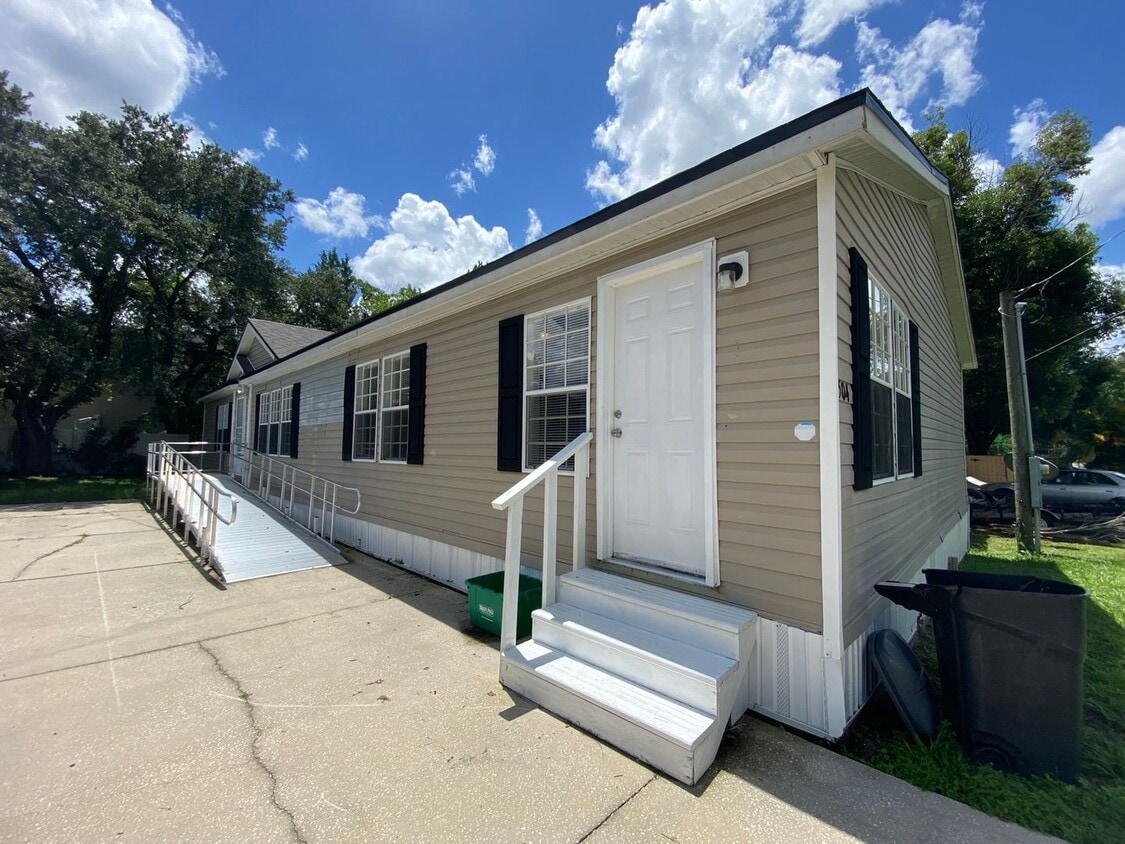 Charming 3 bedroom, 2 bathroom house in Ca... - Charming 3 bedroom, 2 bathroom house in Ca...