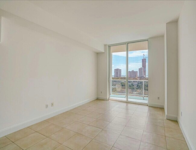Foto del edificio - 2525 SW 3rd Ave