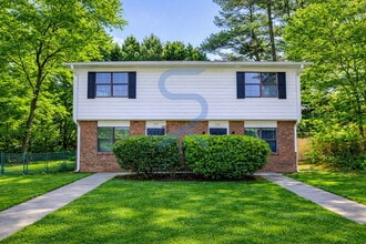 Building Photo - 320 Sprucewood Ct