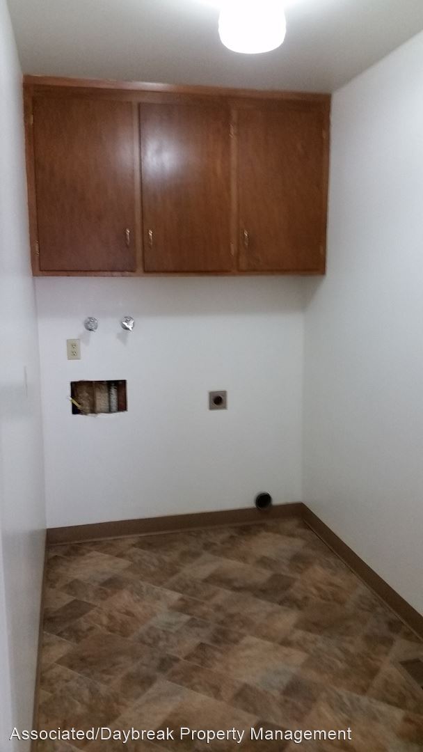 Building Photo - 2 br, 1 bath Apartment - 222 S. 64th Ave