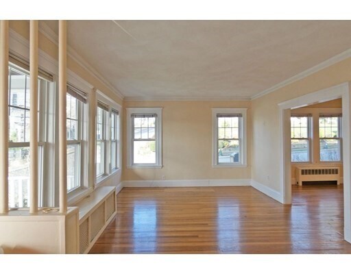 Building Photo - 212 Newtonville Ave