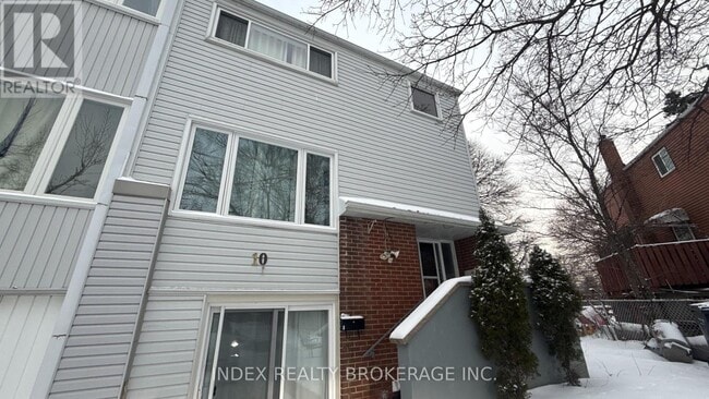 Building Photo - 10 Lynwood Ct