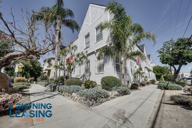 Foto del edificio - 7733 Oakwood Ave