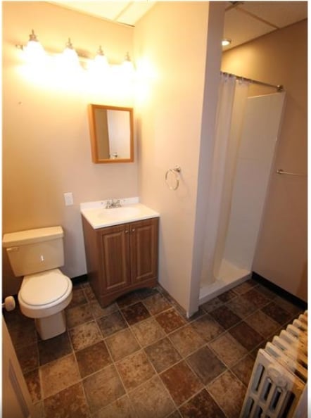 Interior Photo - 262 S Winebiddle St