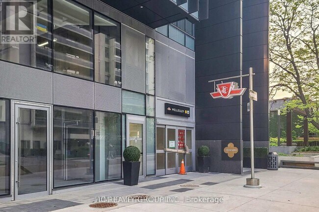 Building Photo - 1 Gloucester St