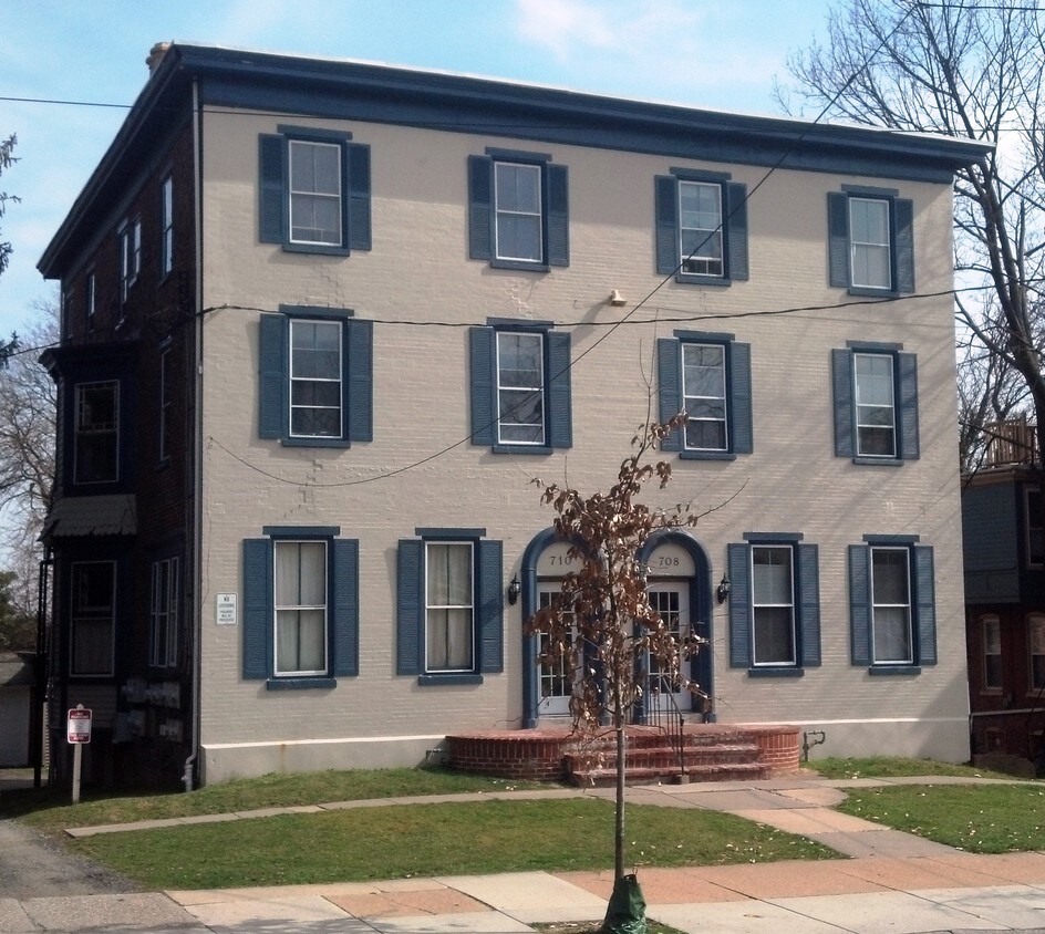 Primary Photo - 708 N Franklin St