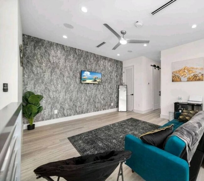 Foto del edificio - 1514 NE 5th Ct