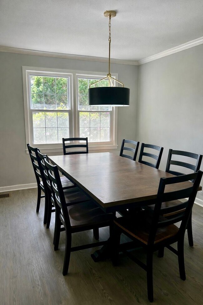 Foto del edificio - 1903 Azalea Dr