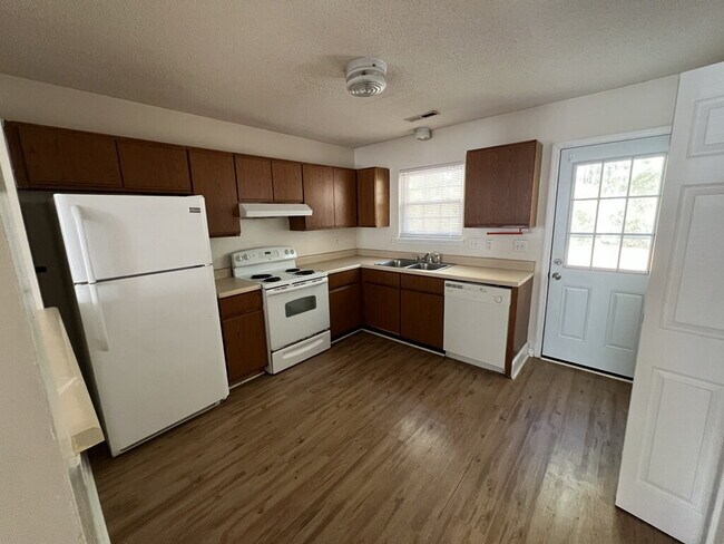 Foto del edificio - 212 Live Oak Ct