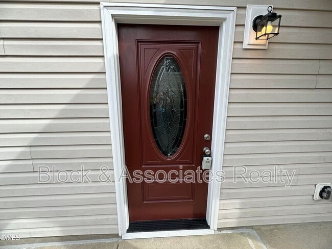 Foto del edificio - 4028 Remington Oaks Cir