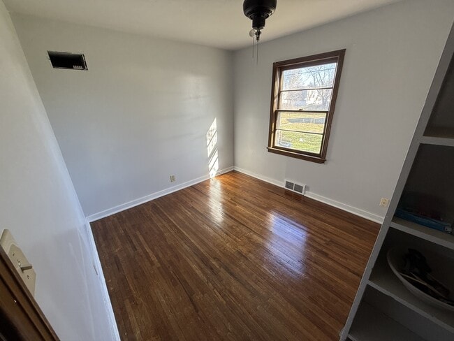 Foto del edificio - 1036 College Ln