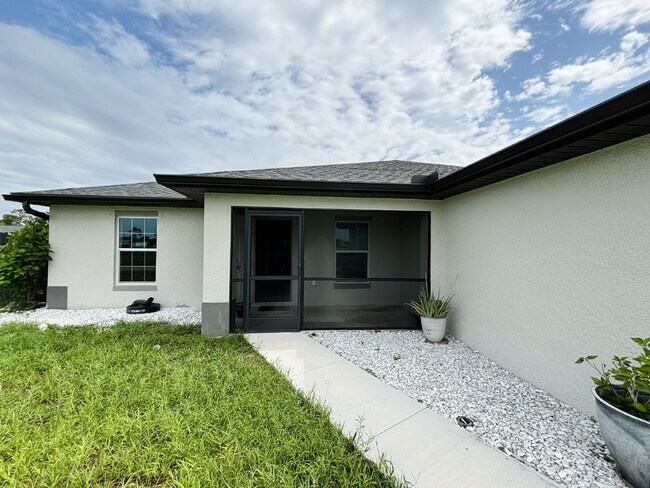 Foto del edificio - 2417 NW 29th Street ~ Charming NW Cape Cor...
