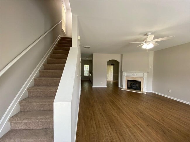 Building Photo - 677 Kenridge Dr