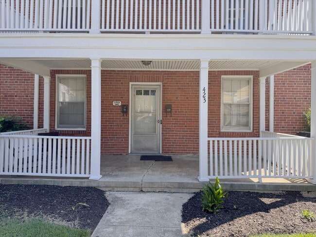 Building Photo - 423 Chestnut St