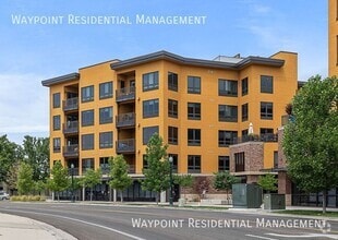 Building Photo - 880 W River St