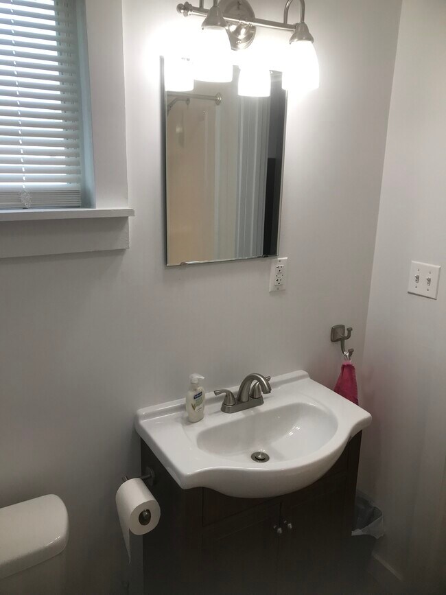 Bathroom - 1923 W 10th St