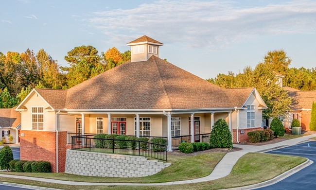 Exterior Building Photo - Mill Creek Manor Senior Living