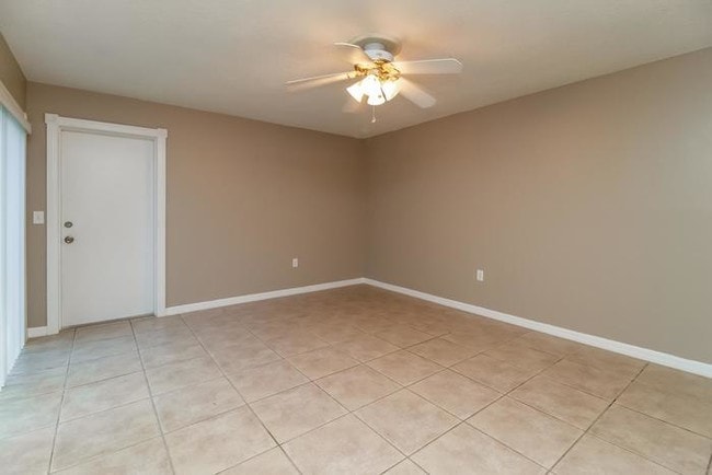 Building Photo - 157 Fallwood St