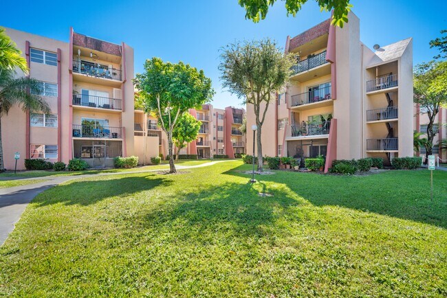 Foto del edificio - 13707 Kendale Lakes Cir