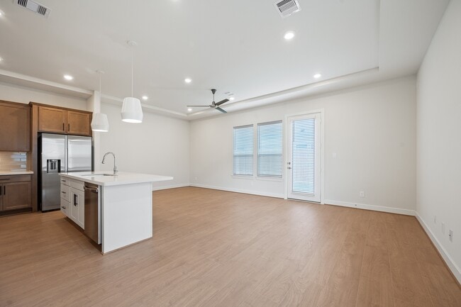 Building Photo - 24402 Colonial Willow Dr