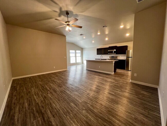 Foto del edificio - $500 OFF MOVE IN SPECIAL - Charming 3 Bedr...