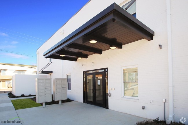 Building Photo - Corona Apartments