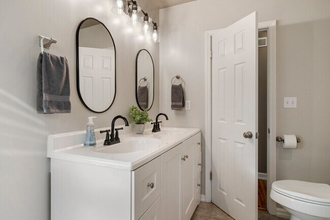 Building Photo - Extraordinary EXPO! 4bed/2bath-Fabulousness