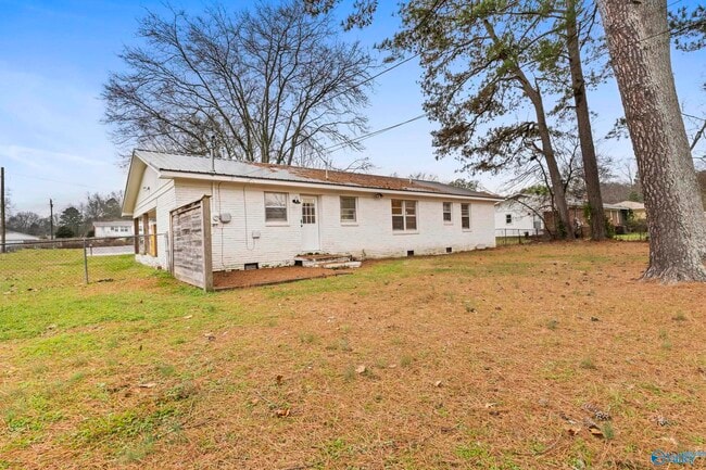 Foto del edificio - 3608 Northwest Crestmore Avenue