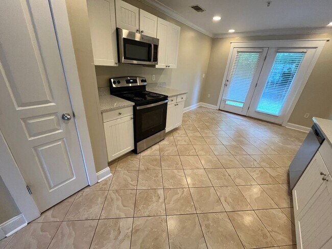 Building Photo - 14-1414 Jones