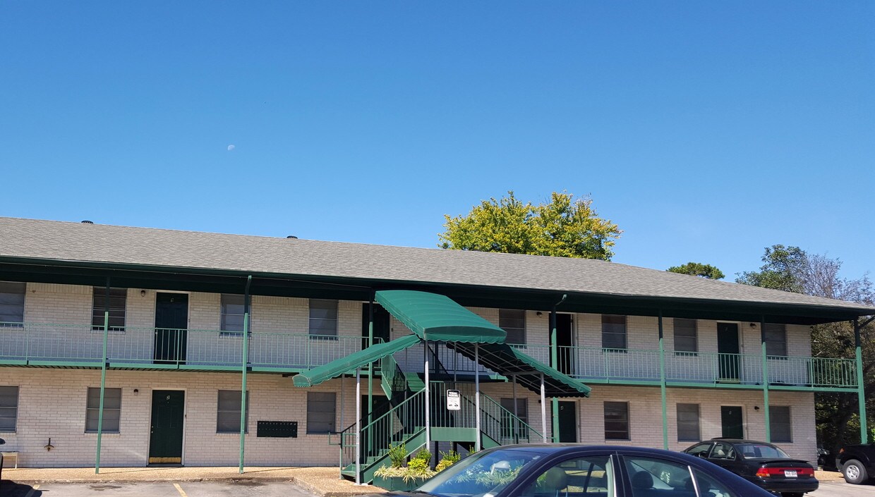 Exterior - 2600 S 56th St