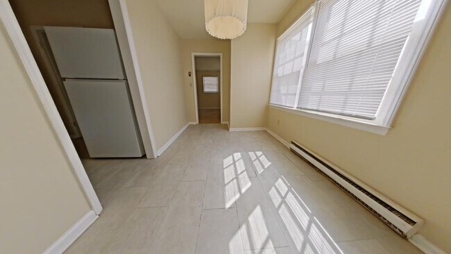 Building Photo - 1105 Meadowbrook Blvd